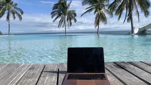 Cracking the Code How Digital Nomads Score Freelance Gigs